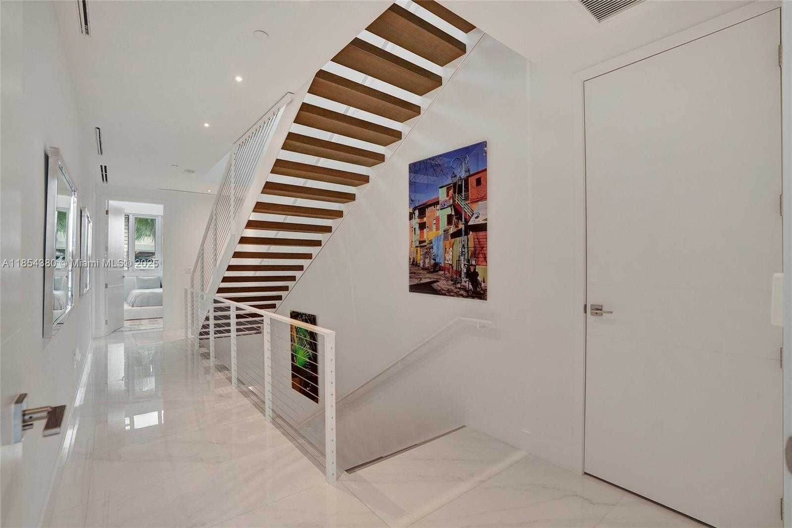 Small Image of 3750 YACHT CLUB DR #TH2, Aventura Number 12