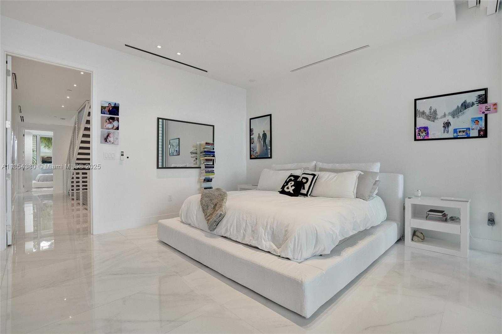 Small Image of 3750 YACHT CLUB DR #TH2, Aventura Number 16