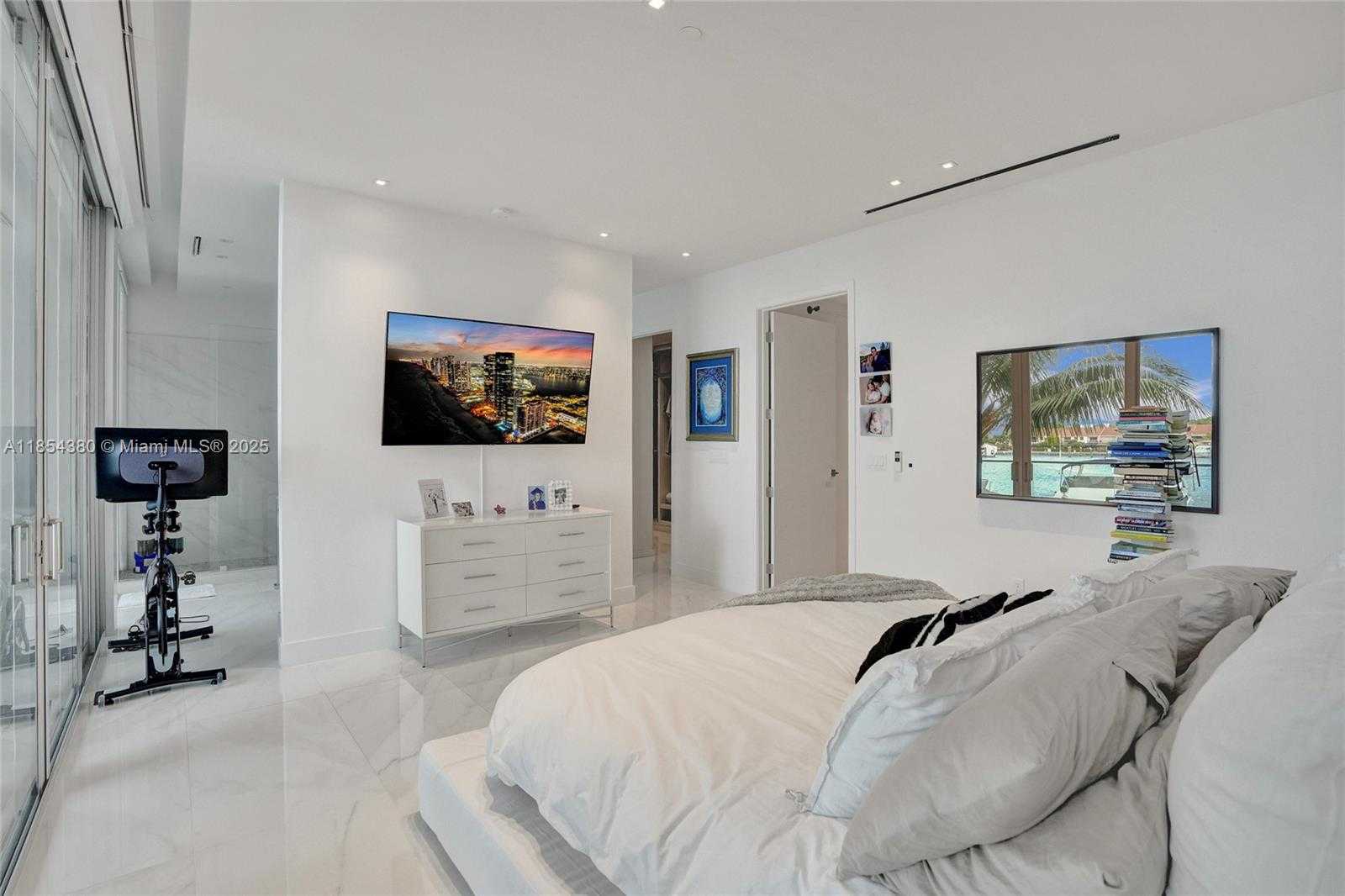 Small Image of 3750 YACHT CLUB DR #TH2, Aventura Number 18