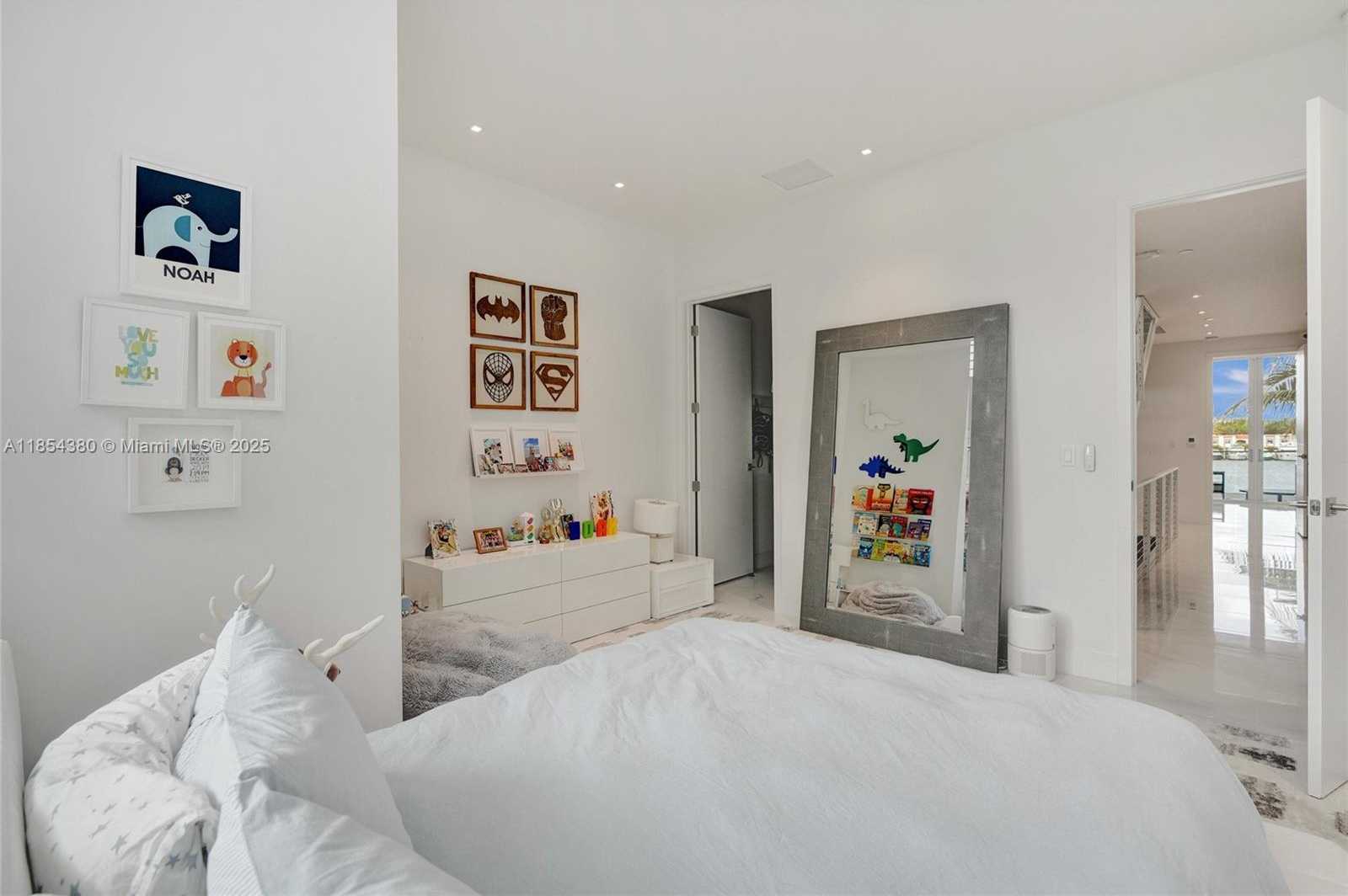 Small Image of 3750 YACHT CLUB DR #TH2, Aventura Number 21