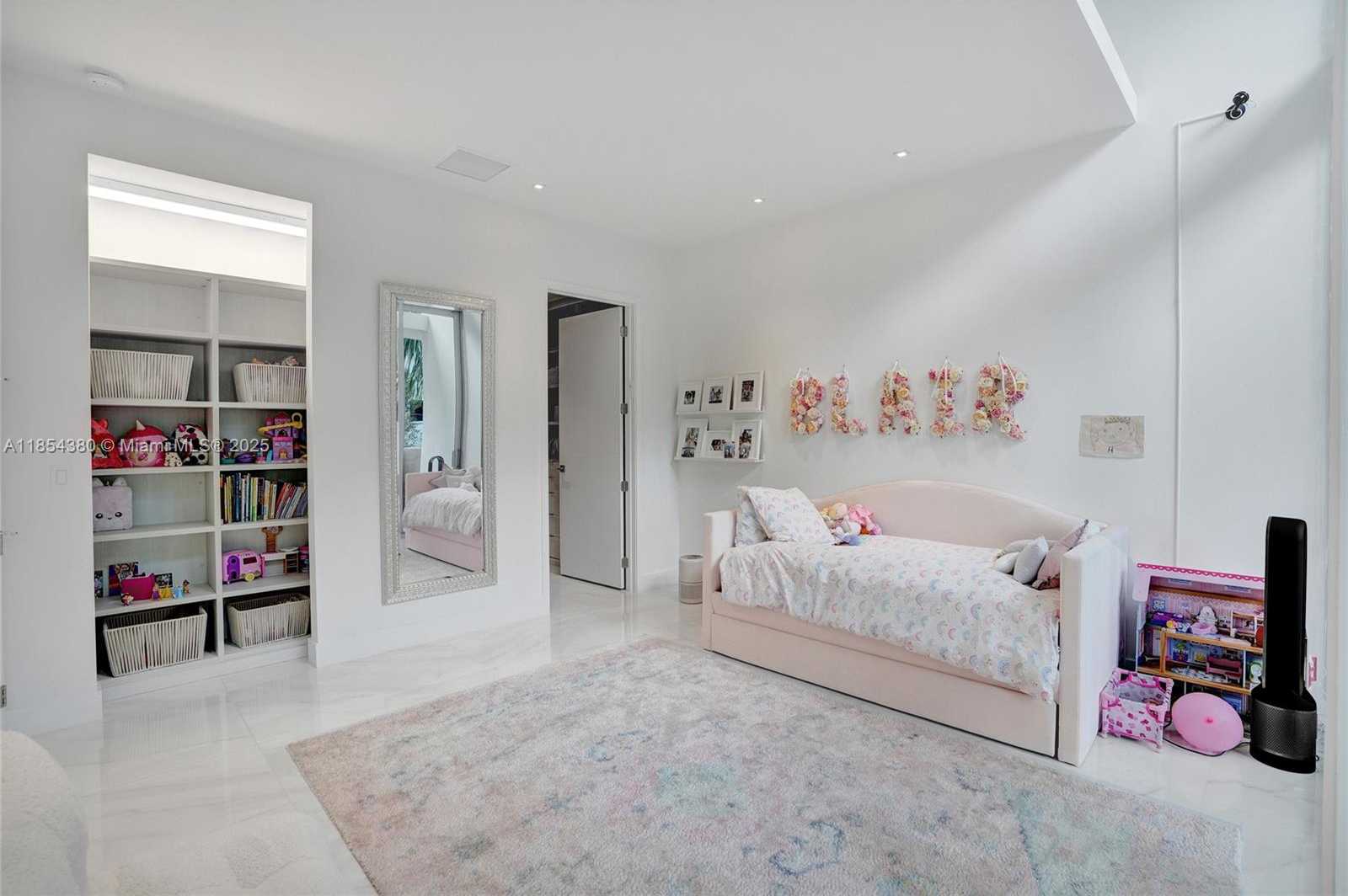 Small Image of 3750 YACHT CLUB DR #TH2, Aventura Number 24