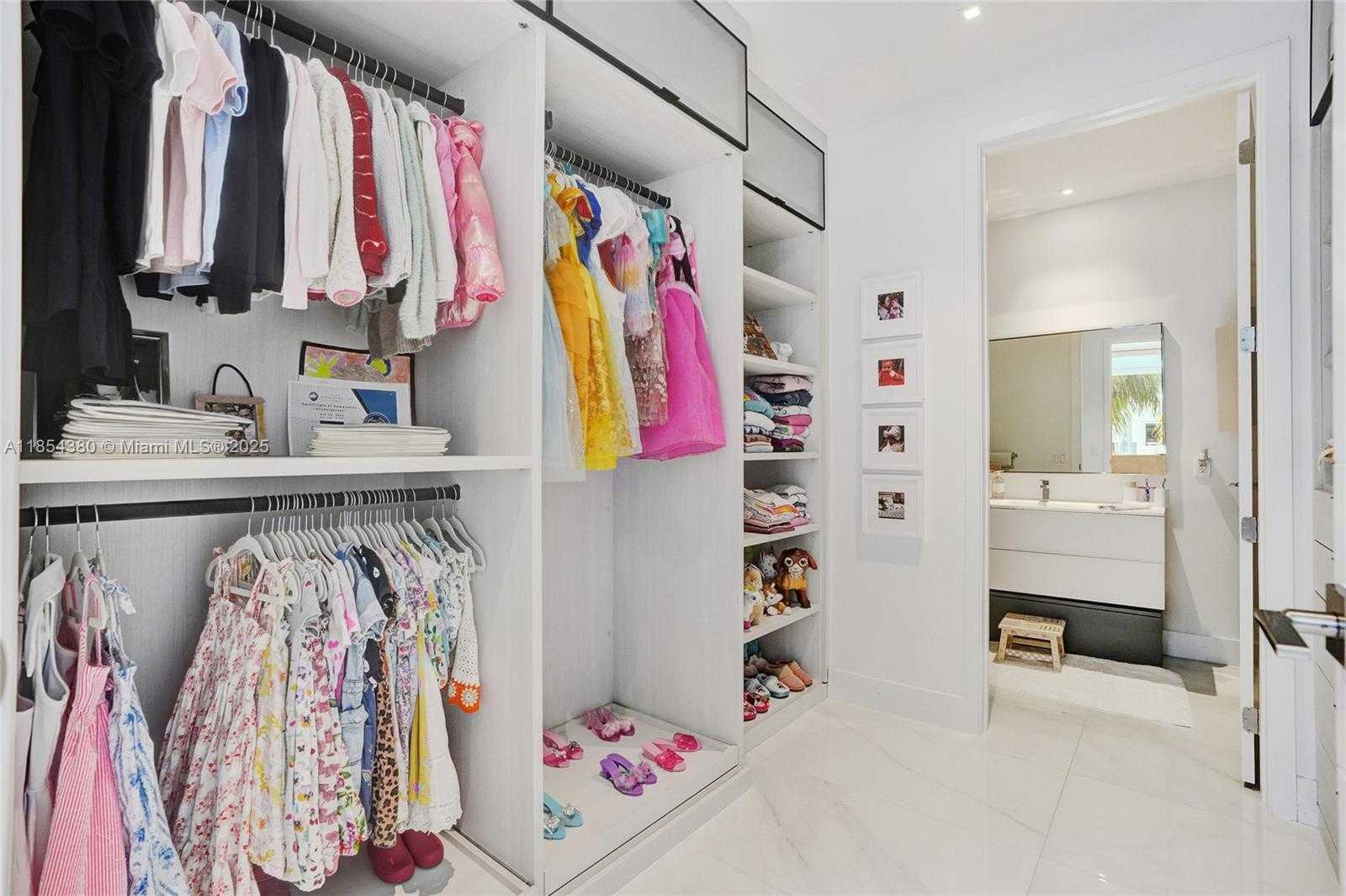 Small Image of 3750 YACHT CLUB DR #TH2, Aventura Number 26