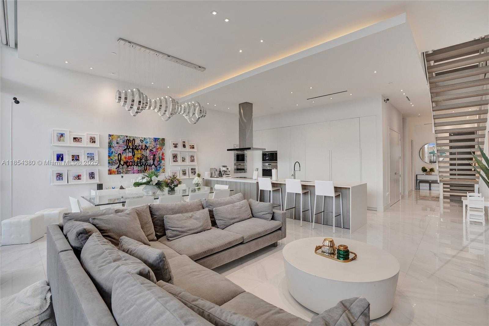 Small Image of 3750 YACHT CLUB DR #TH2, Aventura Number 7