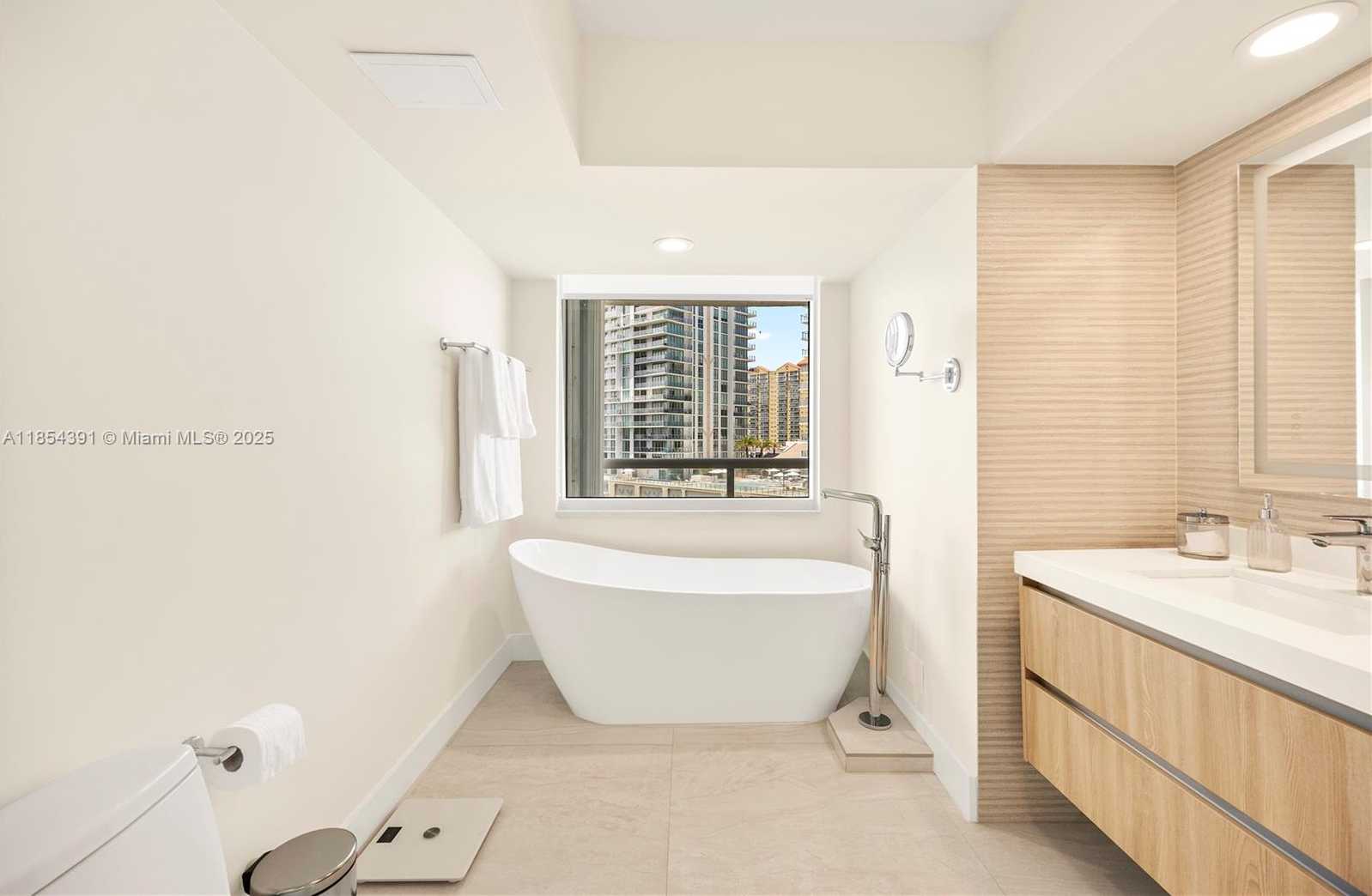 Small Image of 16500 COLLINS AVE #851, Sunny Isles Beach Number 20