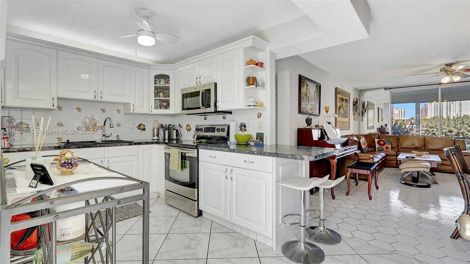 Small Image of 3030 MARCOS DR #T205, Aventura Number 16