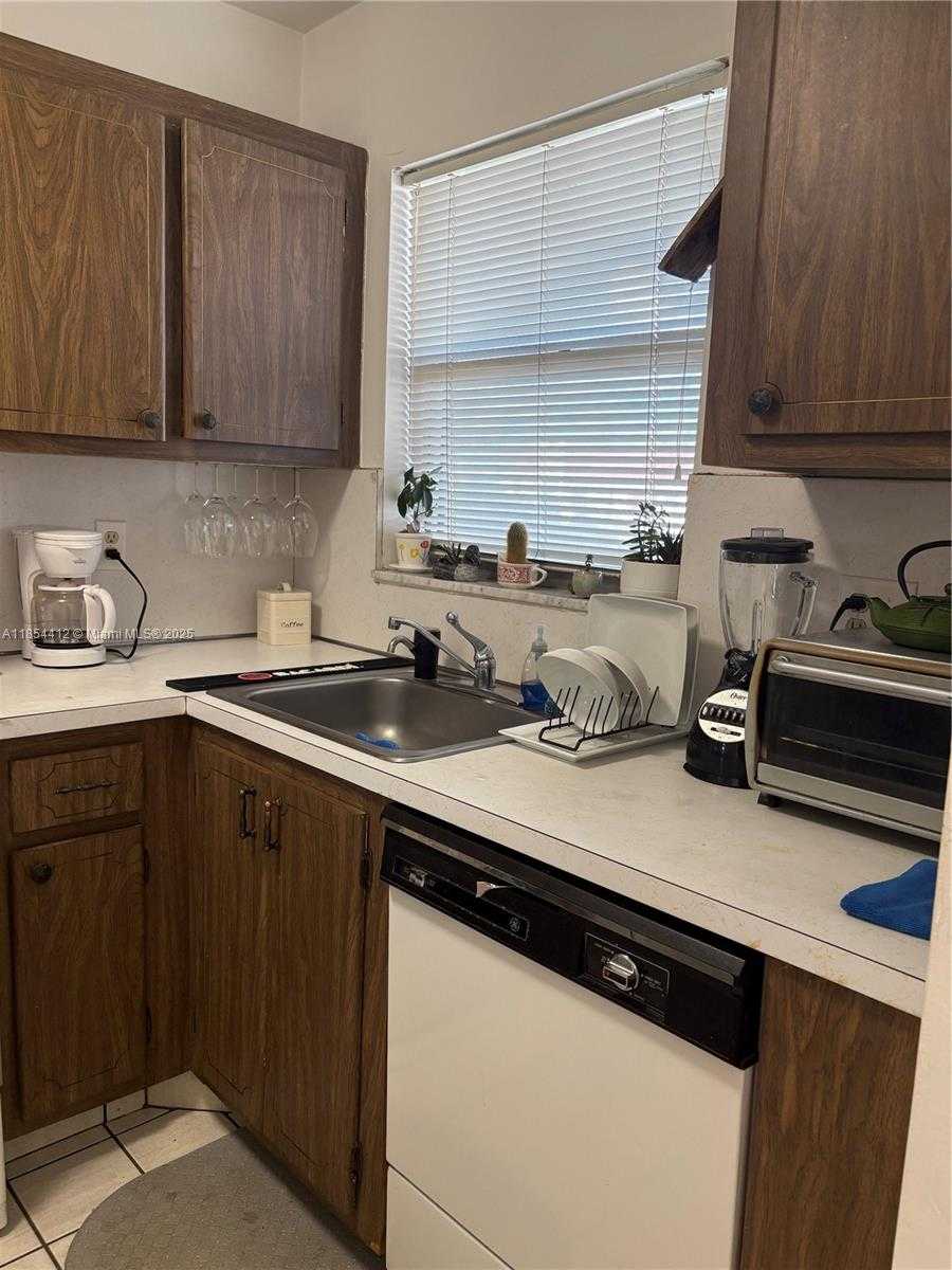 Small Image of 8000 NORTH SUNRISE LAKES DR #309, Sunrise Number 14