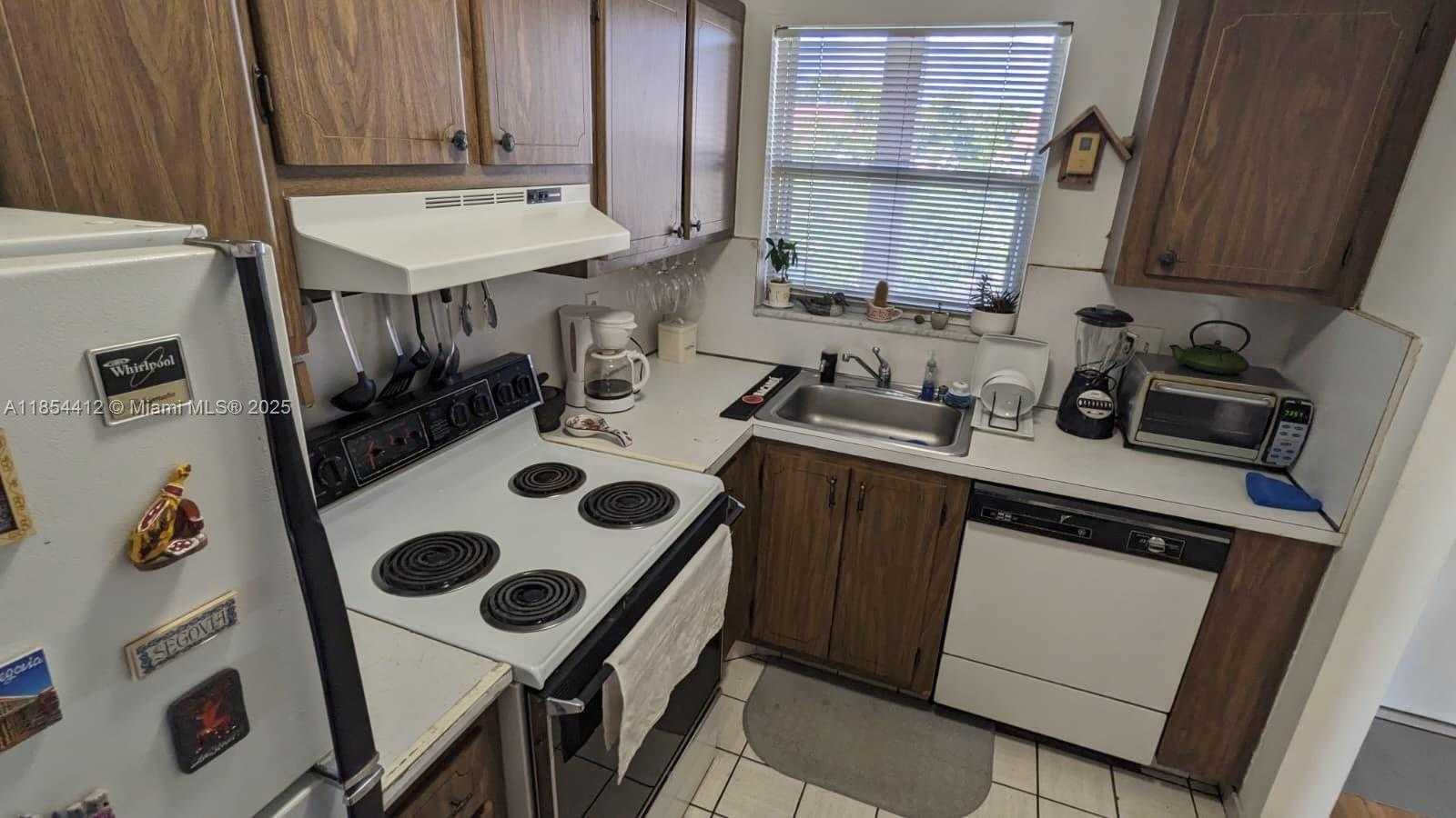 Small Image of 8000 NORTH SUNRISE LAKES DR #309, Sunrise Number 16