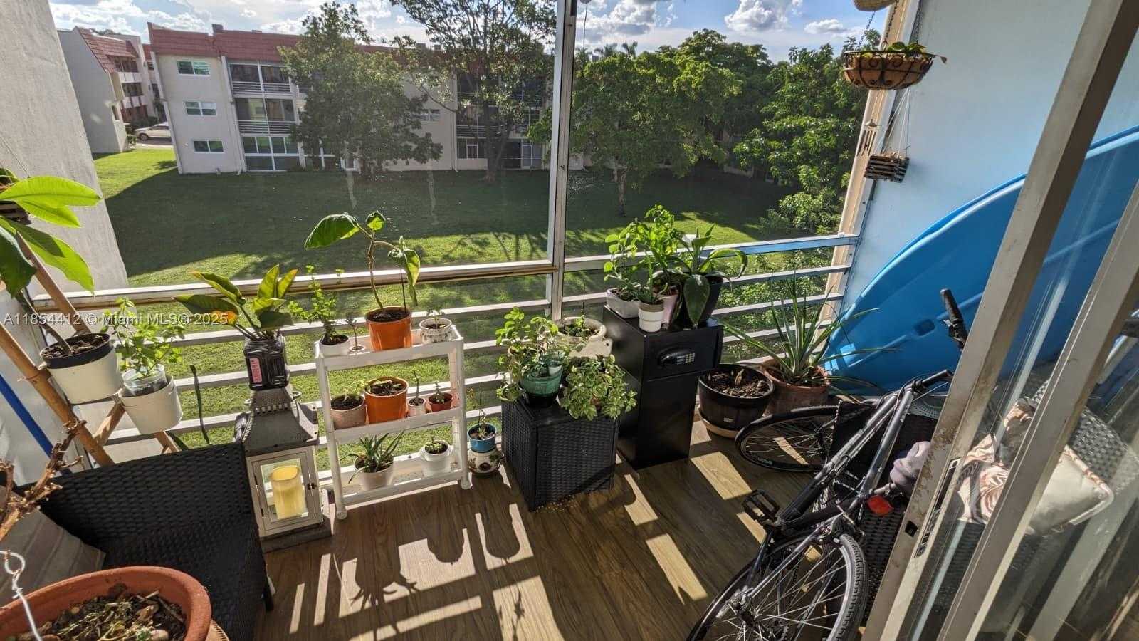 Small Image of 8000 NORTH SUNRISE LAKES DR #309, Sunrise Number 20