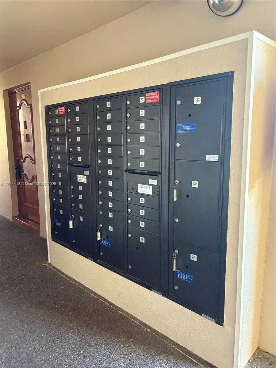 Small Image of 8000 NORTH SUNRISE LAKES DR #309, Sunrise Number 23