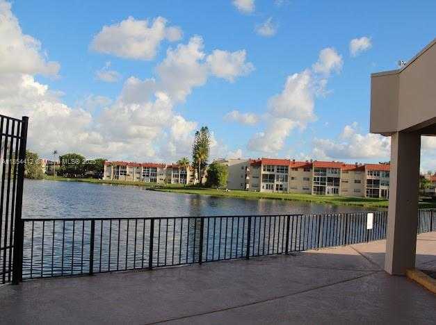 Small Image of 8000 NORTH SUNRISE LAKES DR #309, Sunrise Number 36