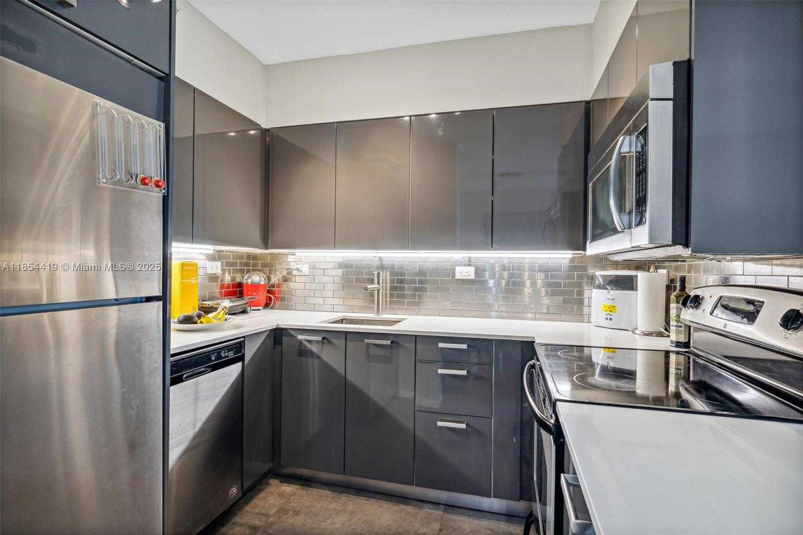 Small Image of 1500 BAY RD #544S, Miami Beach Number 4