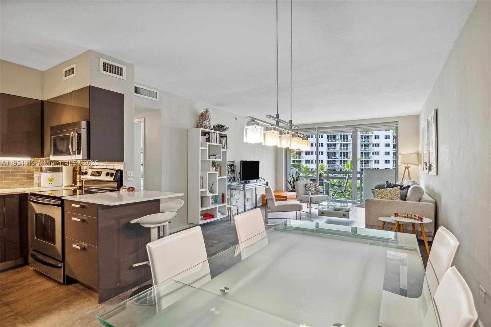 Small Image of 1500 BAY RD #544S, Miami Beach Number 5