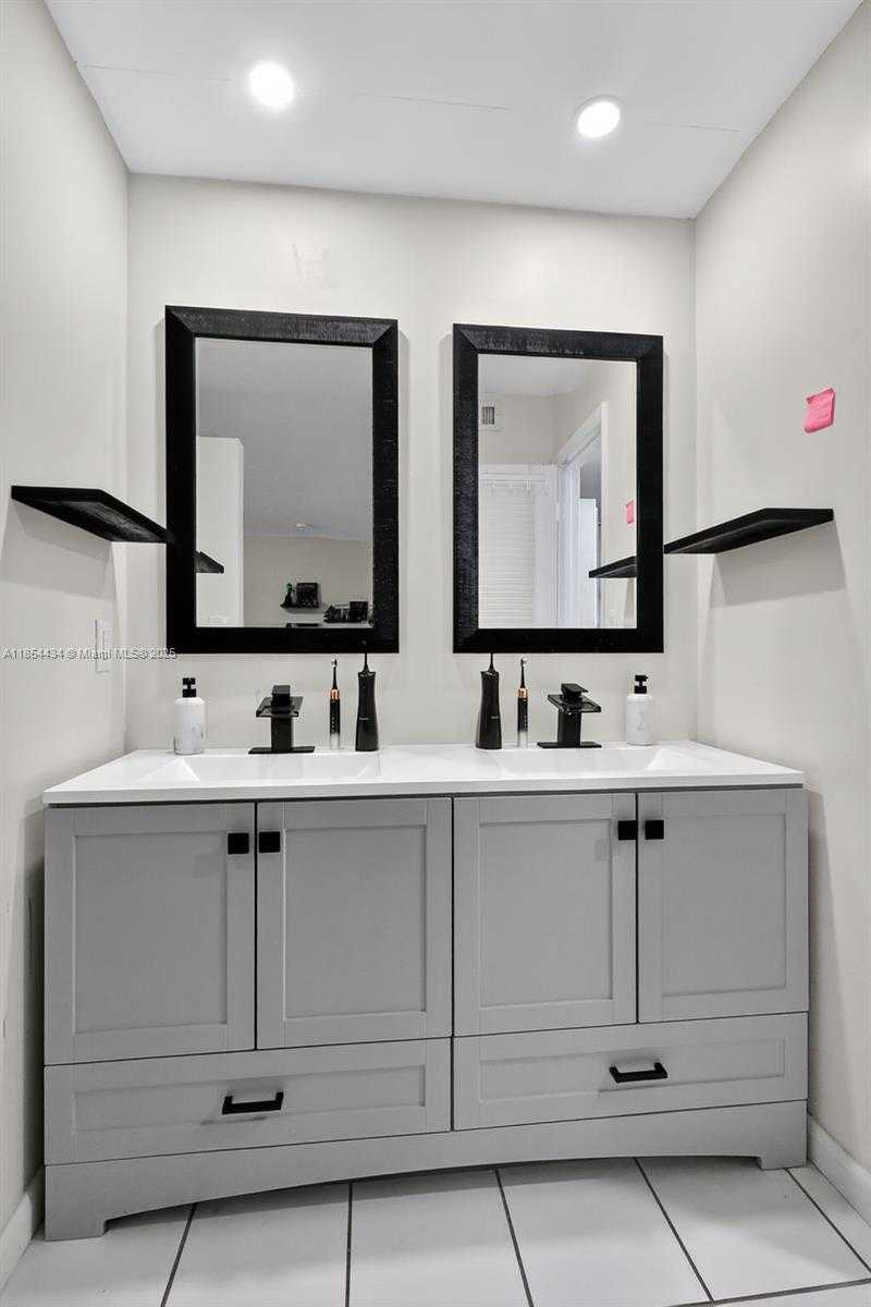 Small Image of 2921 SOUTH WEST 87TH AVE #502, Davie Number 14