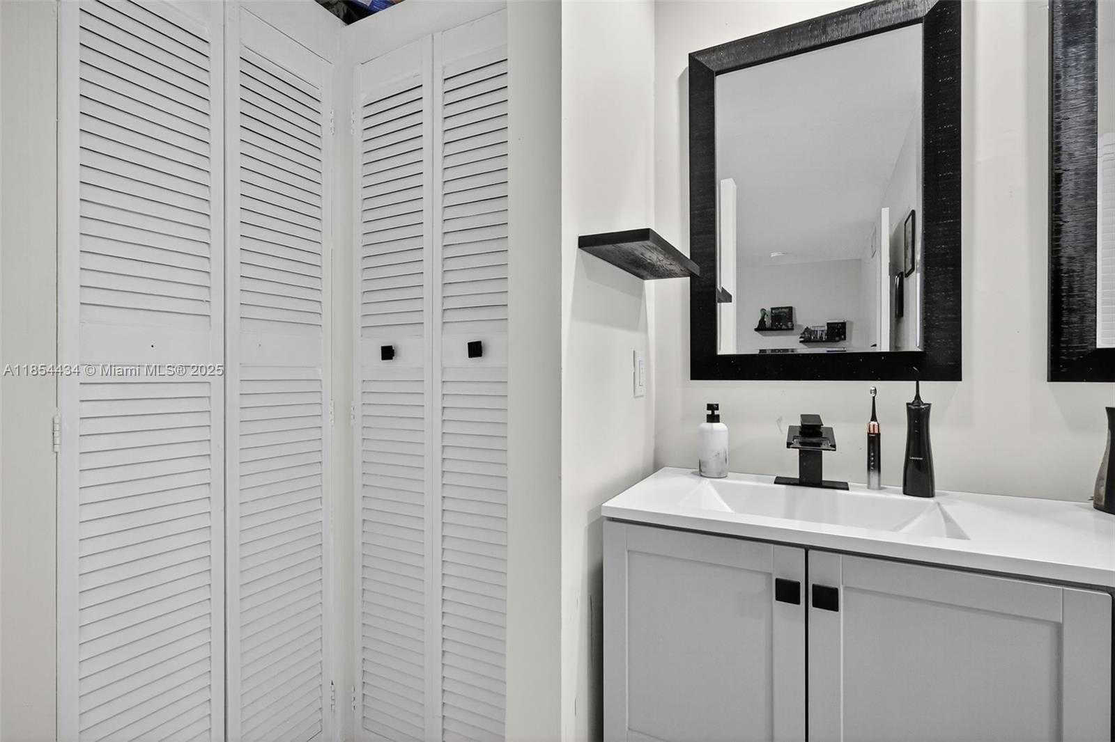 Small Image of 2921 SOUTH WEST 87TH AVE #502, Davie Number 15