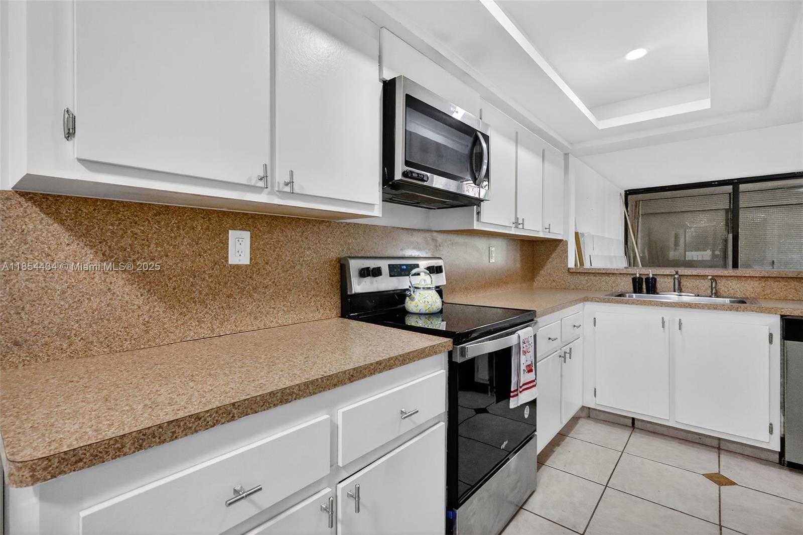 Small Image of 2921 SOUTH WEST 87TH AVE #502, Davie Number 2