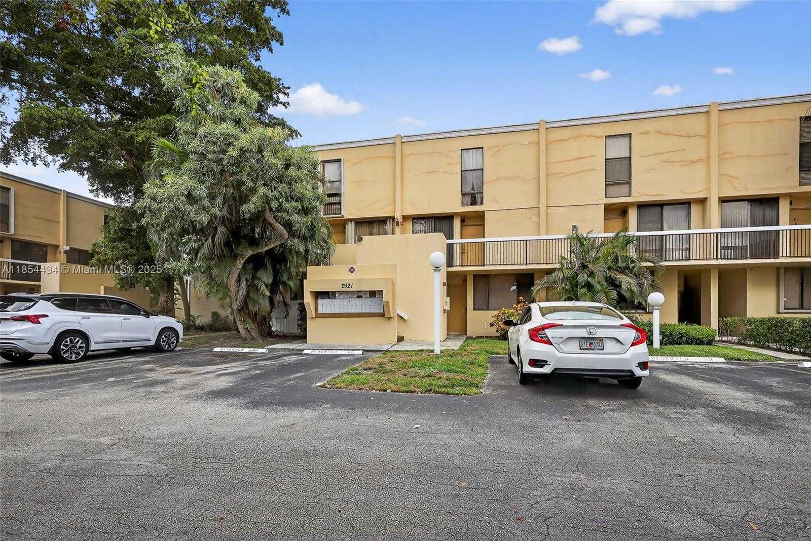 Small Image of 2921 SOUTH WEST 87TH AVE #502, Davie Number 31