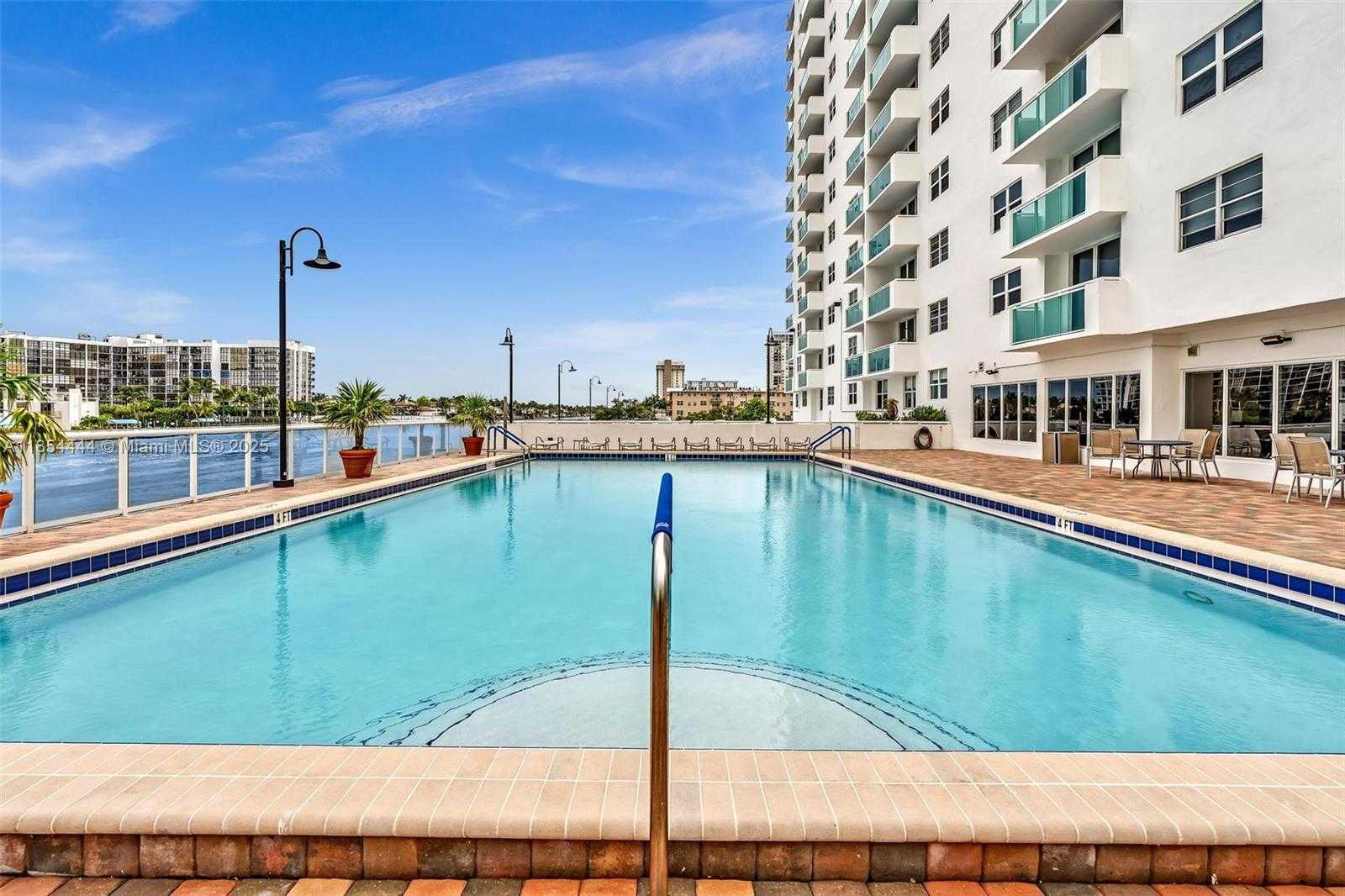 Small Image of 3000 SOUTH OCEAN DR #1210, Hollywood Number 23