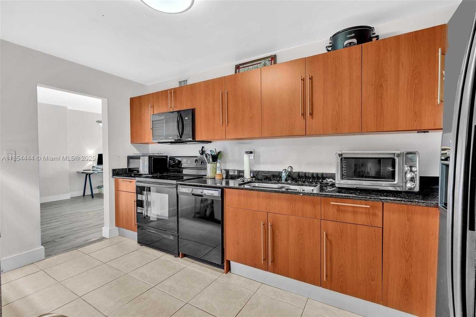 Small Image of 3000 SOUTH OCEAN DR #1210, Hollywood Number 7