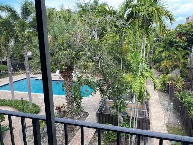 Small Image of 6900 NORTH KENDALL DR #A309, Pinecrest Number 4