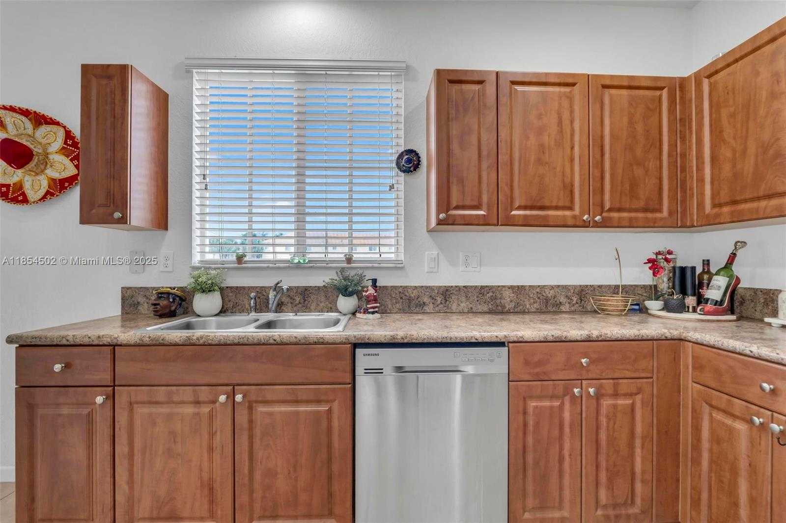 Small Image of 3257 NORTH WEST 31ST TER, Oakland Park Number 5