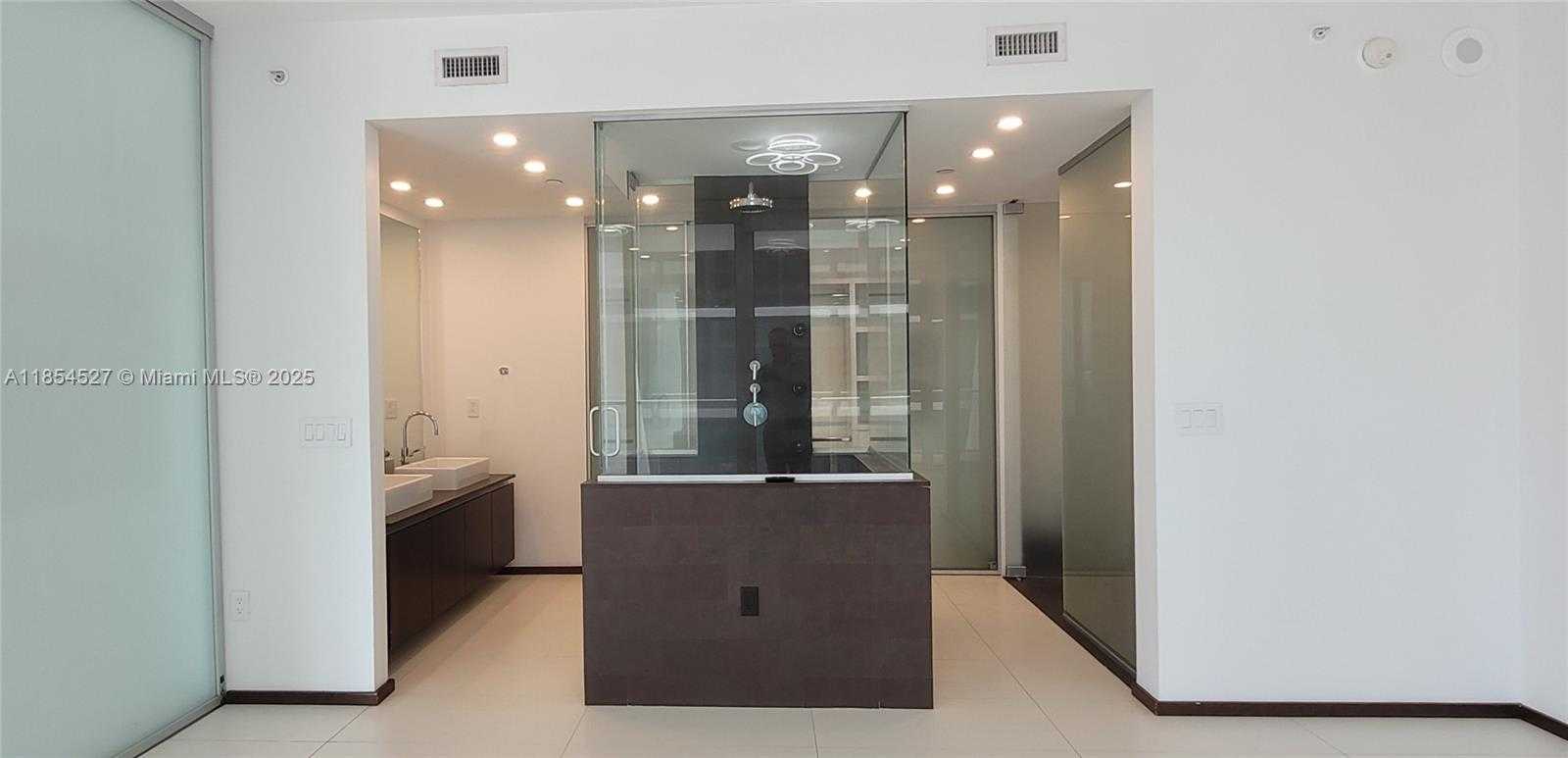 Small Image of 1040 BISCAYNE BLVD #3508, Miami Number 15