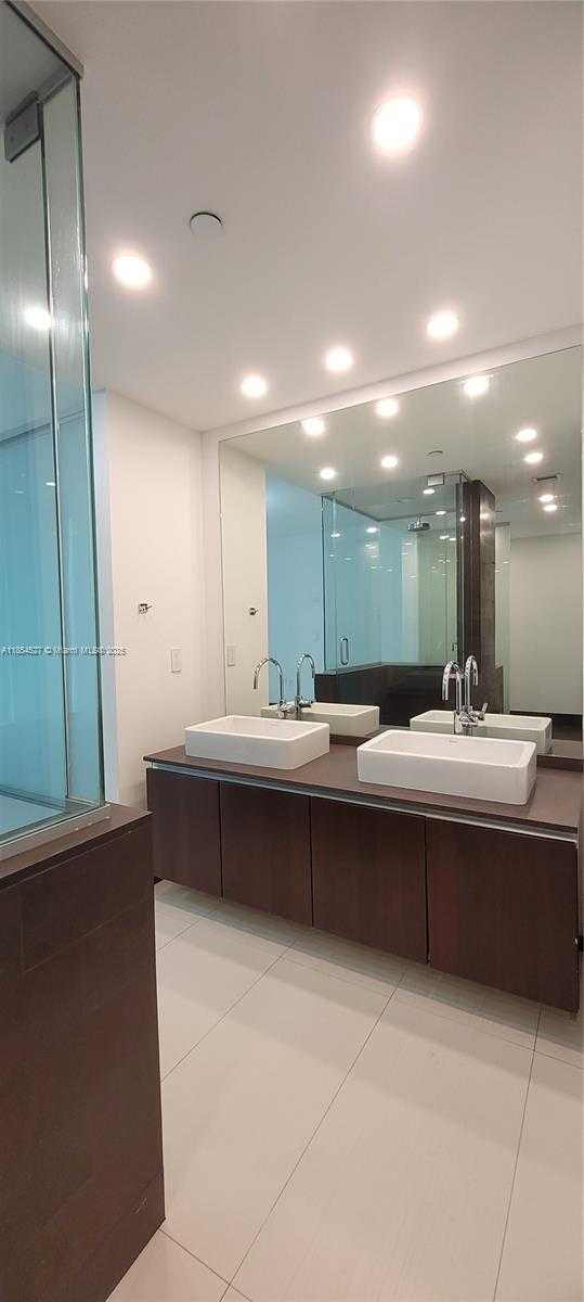Small Image of 1040 BISCAYNE BLVD #3508, Miami Number 16
