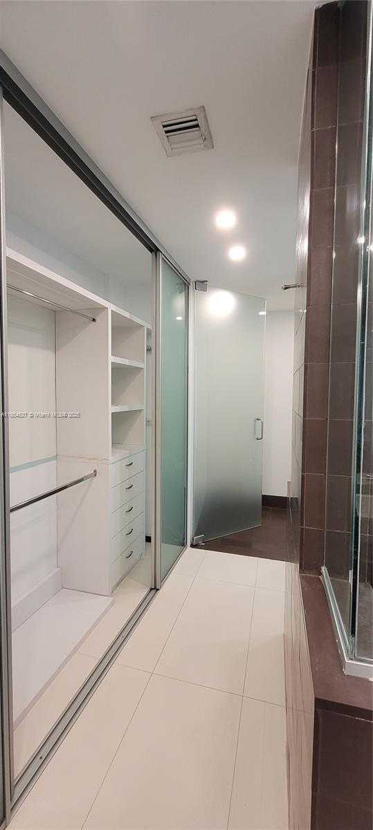 Small Image of 1040 BISCAYNE BLVD #3508, Miami Number 20