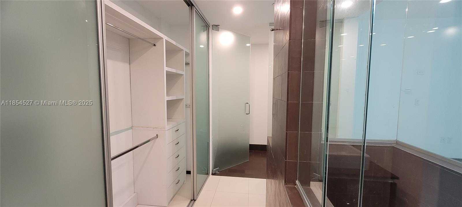 Small Image of 1040 BISCAYNE BLVD #3508, Miami Number 22