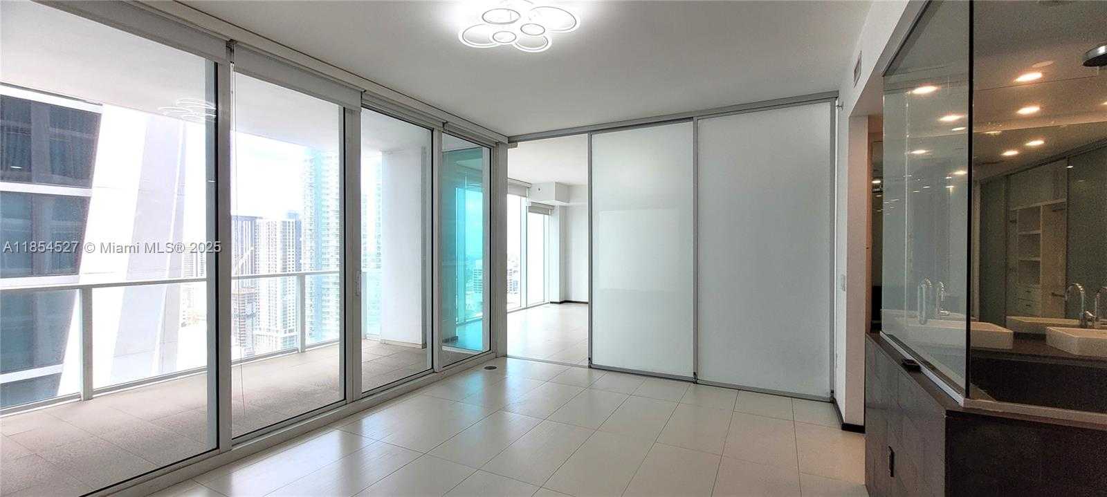 Small Image of 1040 BISCAYNE BLVD #3508, Miami Number 25