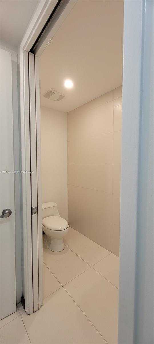 Small Image of 1040 BISCAYNE BLVD #3508, Miami Number 35