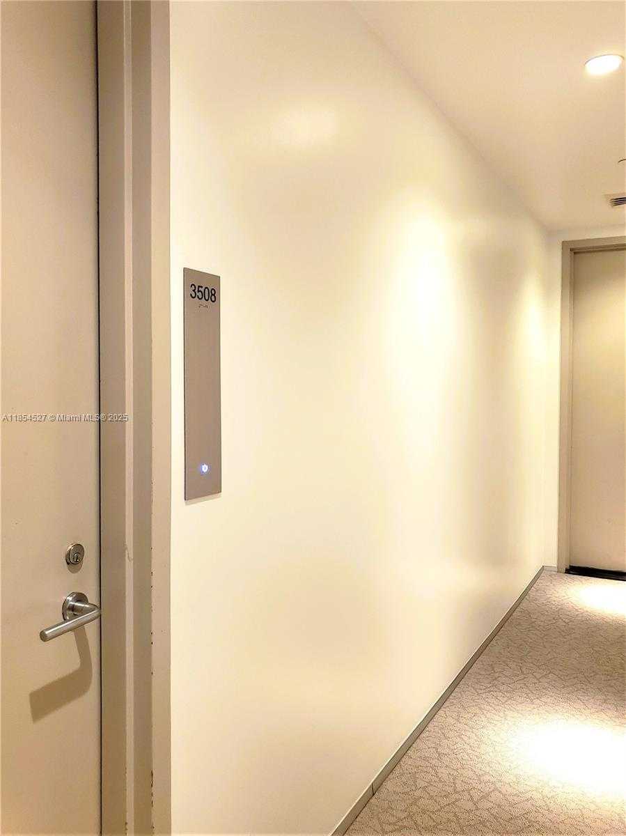 Small Image of 1040 BISCAYNE BLVD #3508, Miami Number 38