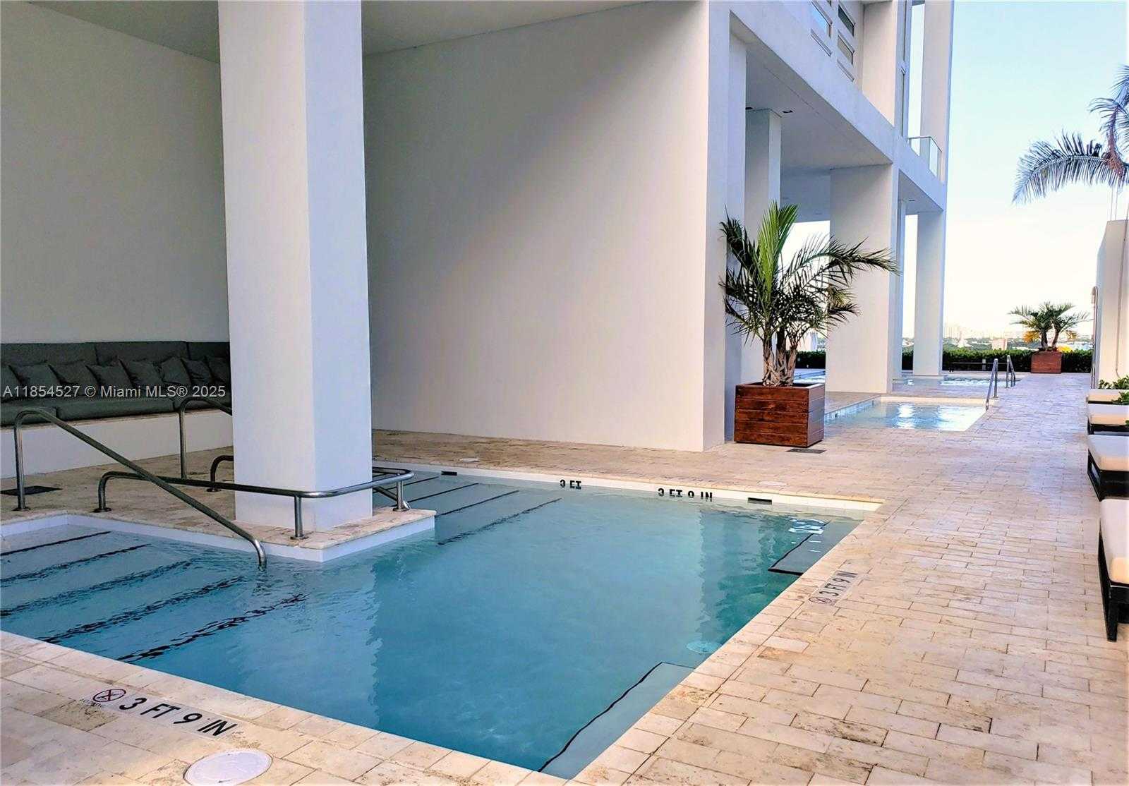 Small Image of 1040 BISCAYNE BLVD #3508, Miami Number 48