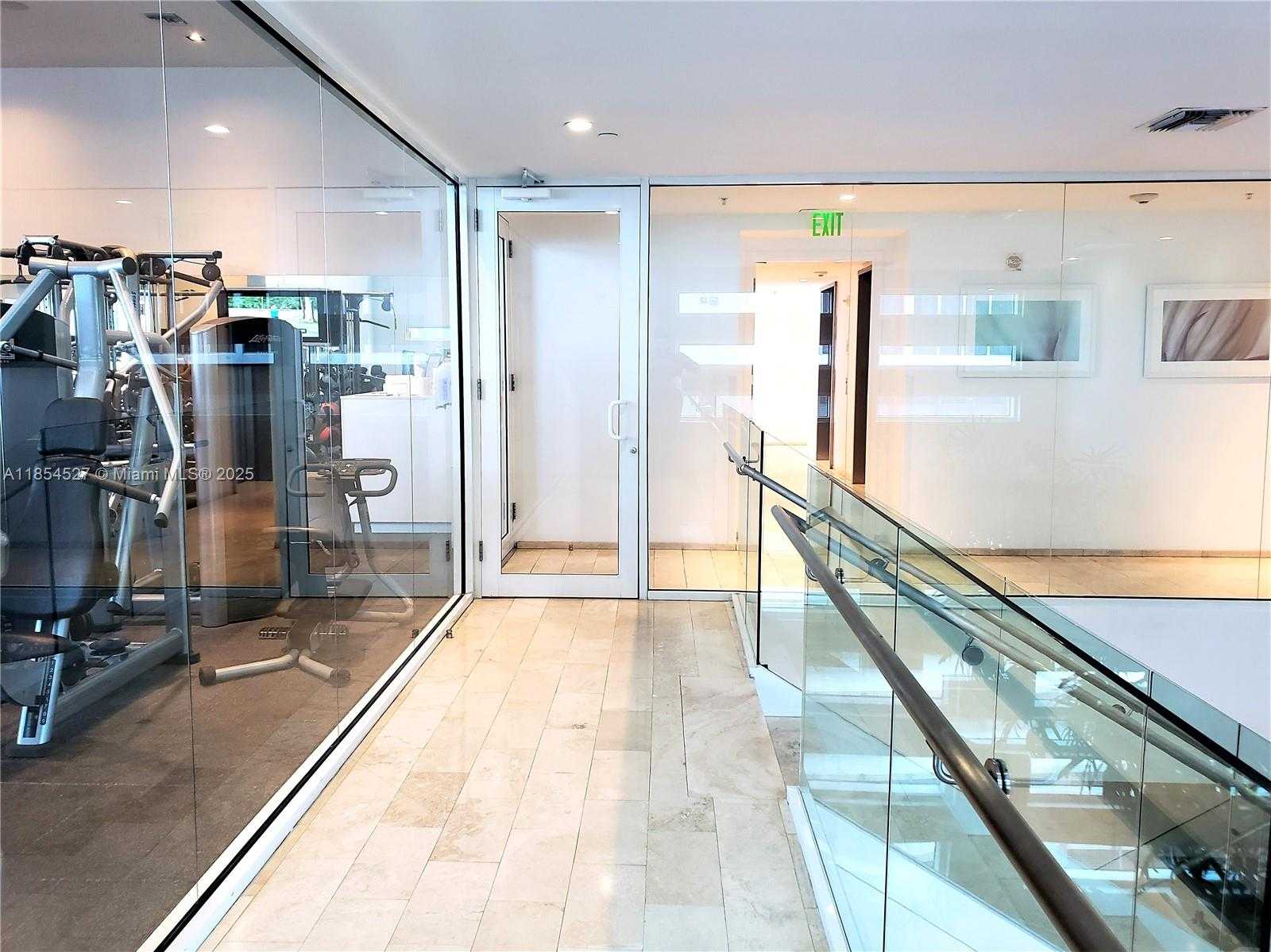Small Image of 1040 BISCAYNE BLVD #3508, Miami Number 59