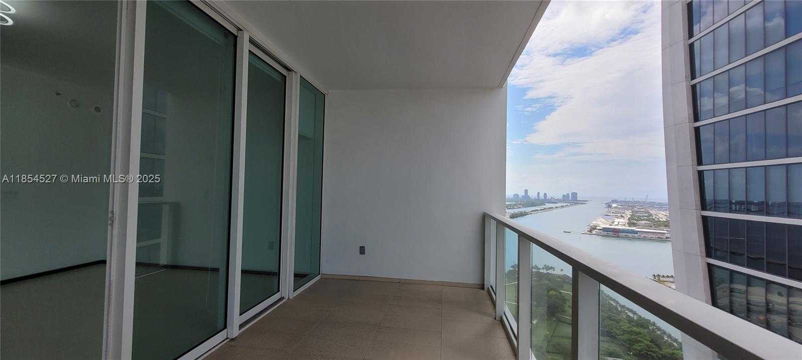 Small Image of 1040 BISCAYNE BLVD #3508, Miami Number 7