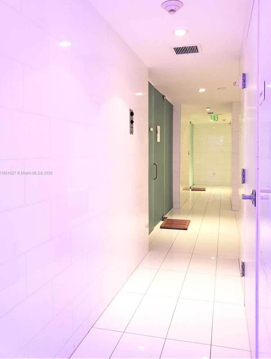 Small Image of 1040 BISCAYNE BLVD #3508, Miami Number 70