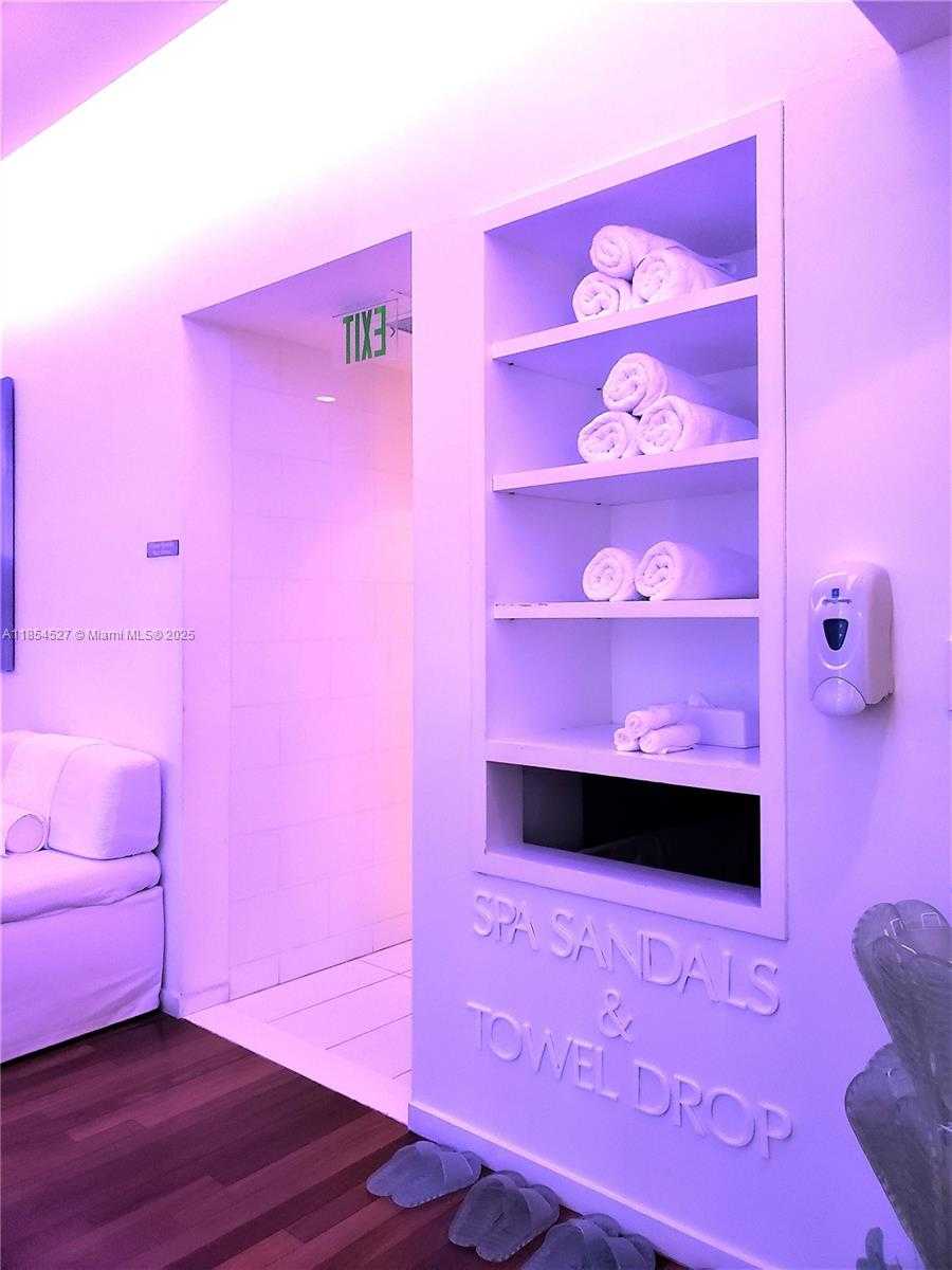 Small Image of 1040 BISCAYNE BLVD #3508, Miami Number 71
