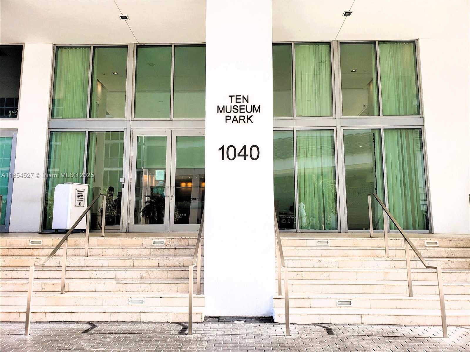 Small Image of 1040 BISCAYNE BLVD #3508, Miami Number 76