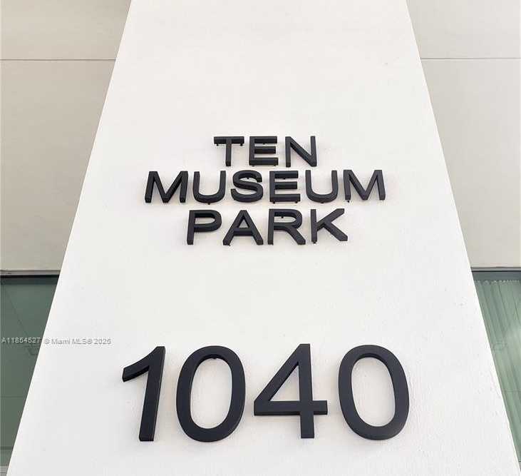 Small Image of 1040 BISCAYNE BLVD #3508, Miami Number 77