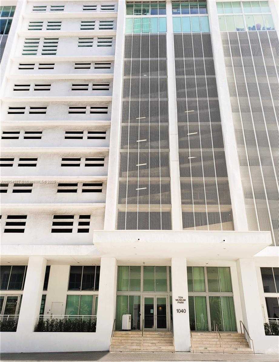 Small Image of 1040 BISCAYNE BLVD #3508, Miami Number 79