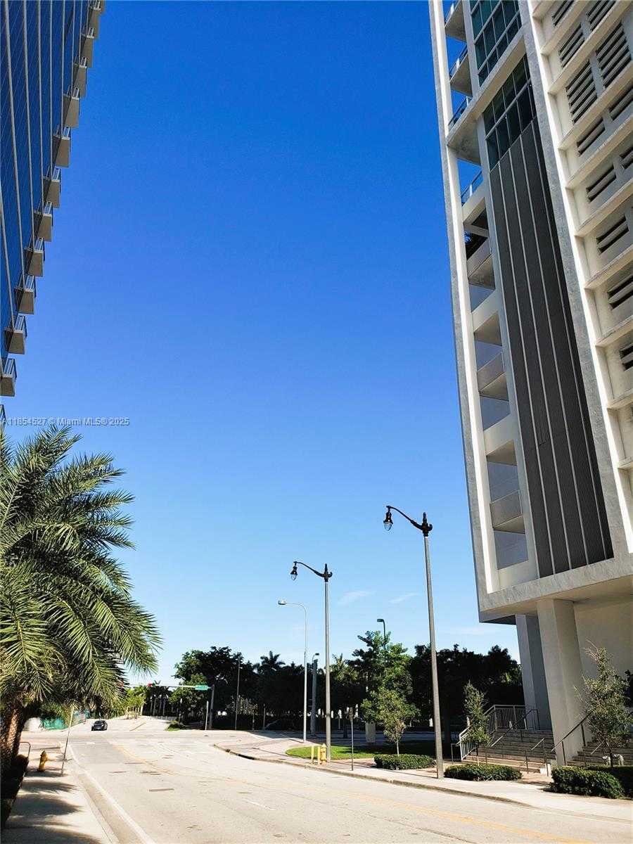Small Image of 1040 BISCAYNE BLVD #3508, Miami Number 81