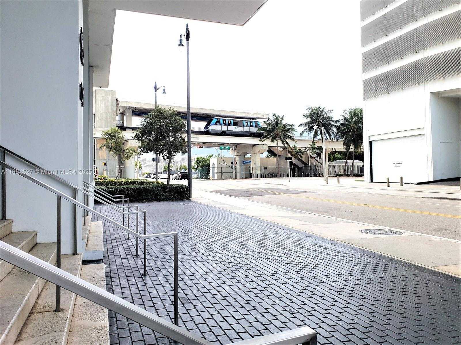 Small Image of 1040 BISCAYNE BLVD #3508, Miami Number 83