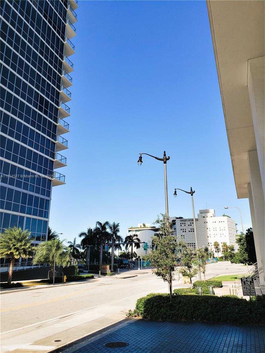 Small Image of 1040 BISCAYNE BLVD #3508, Miami Number 84