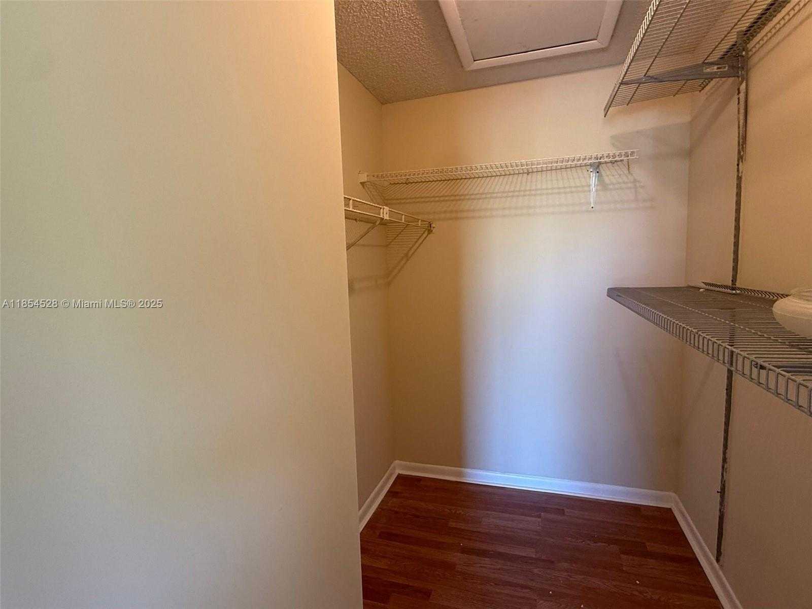 Small Image of 1009 GREEN PINE BLVD #H3, West Palm Beach Number 10