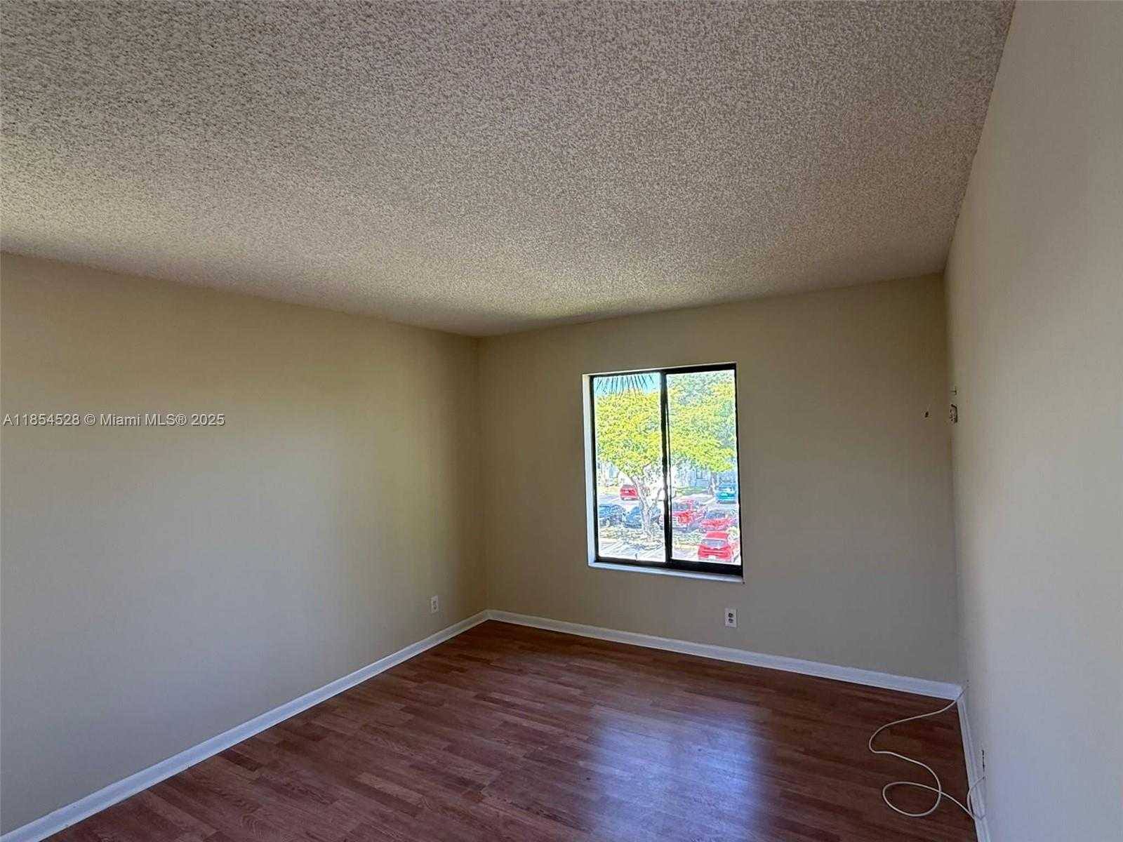 Small Image of 1009 GREEN PINE BLVD #H3, West Palm Beach Number 11