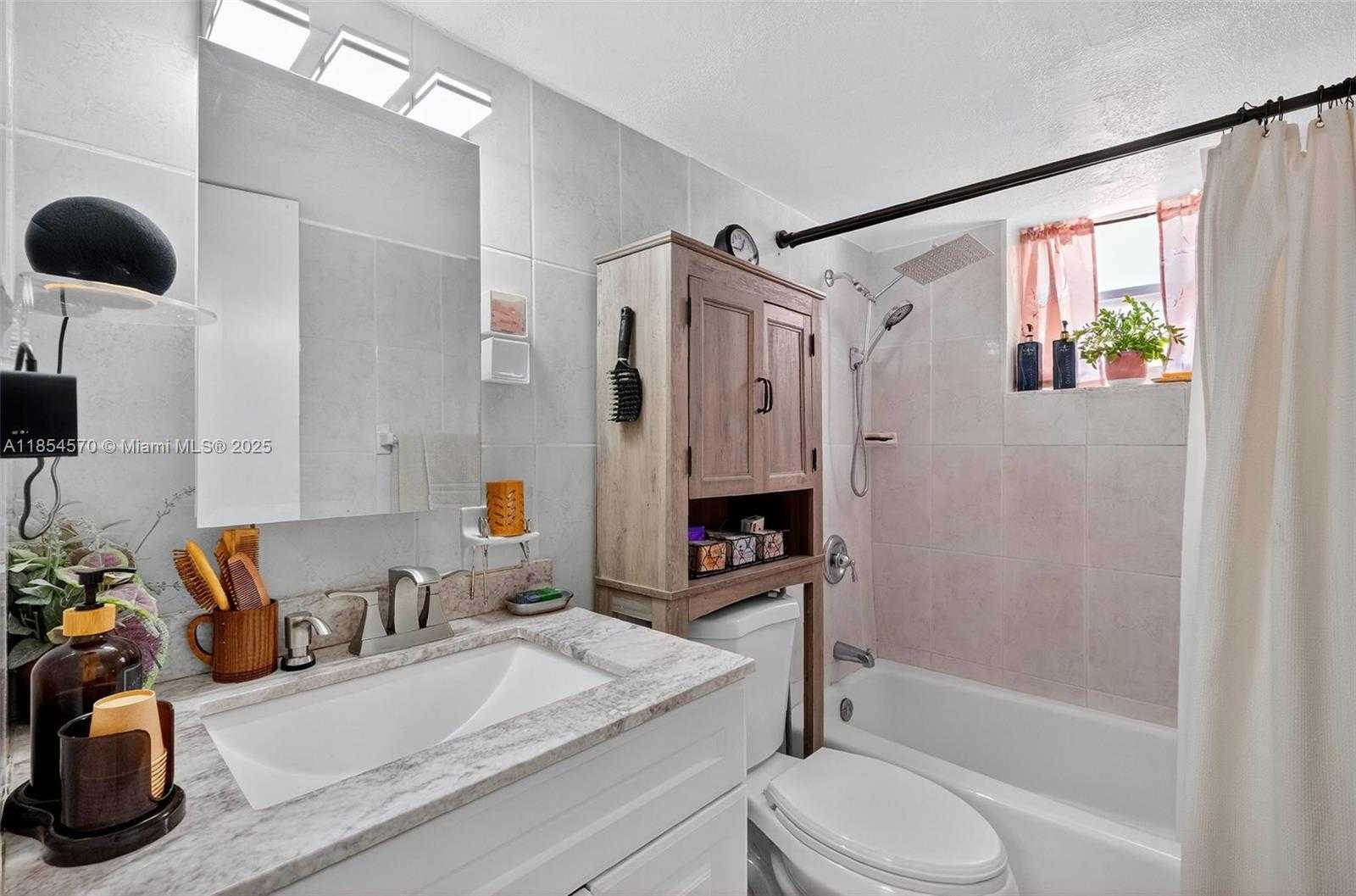 Small Image of 444 SOUTH WEST 4TH ST #105, Miami Number 13