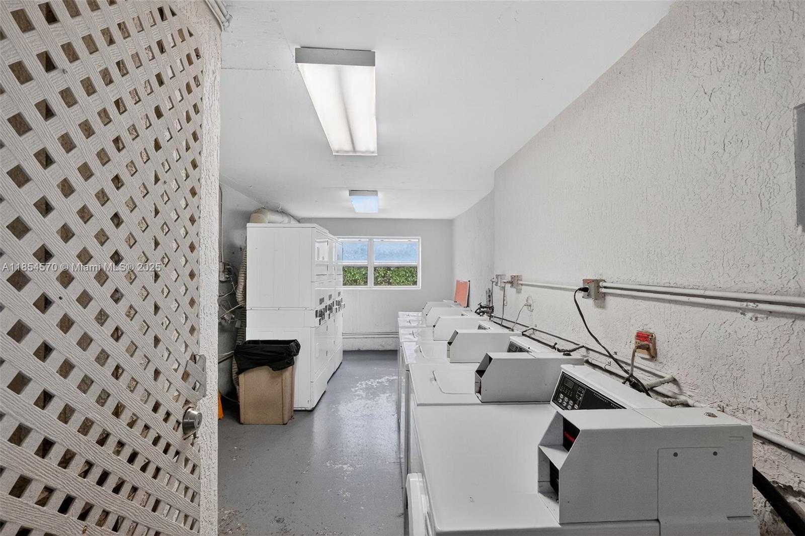 Small Image of 444 SOUTH WEST 4TH ST #105, Miami Number 18