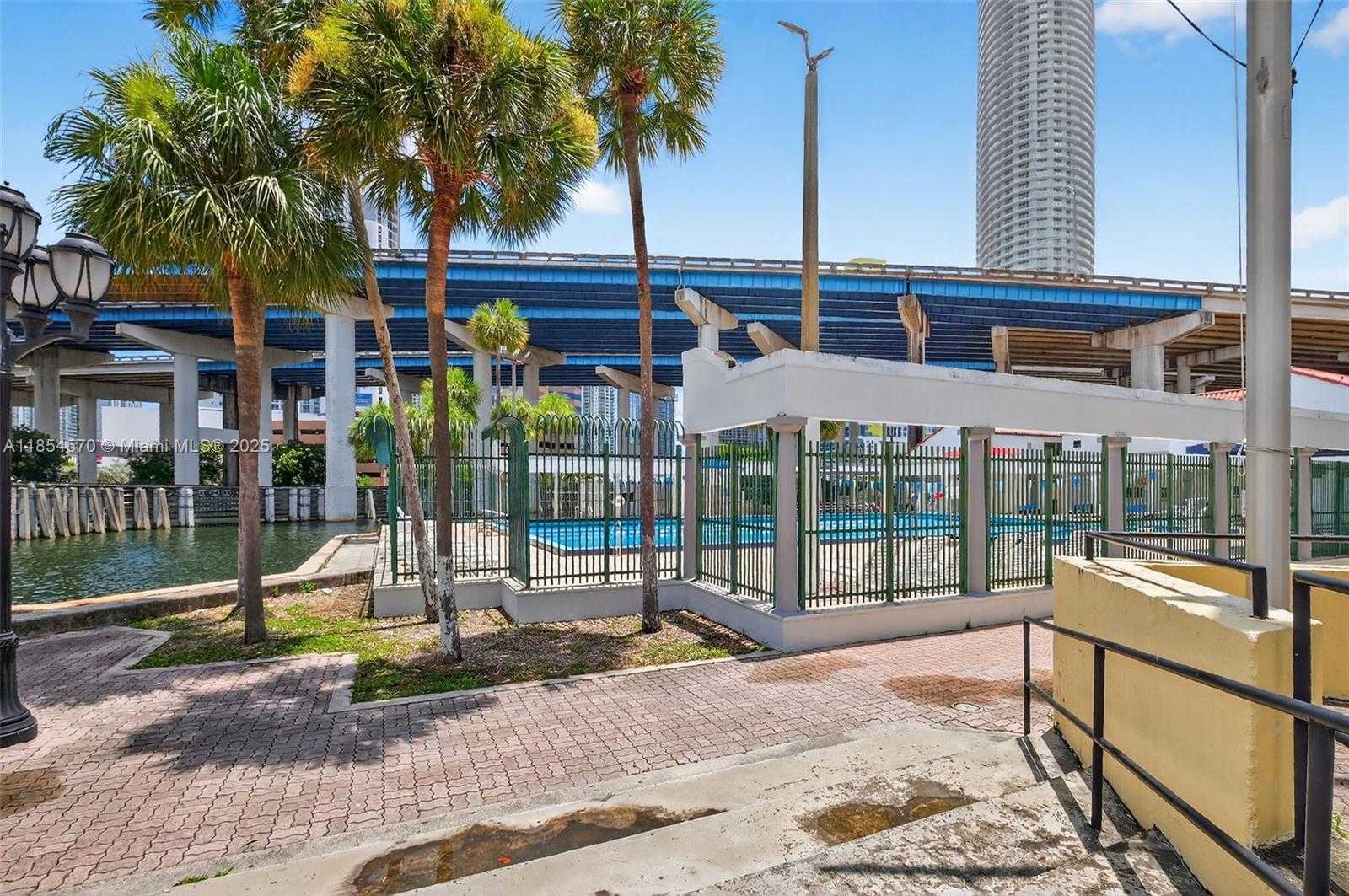 Small Image of 444 SOUTH WEST 4TH ST #105, Miami Number 21