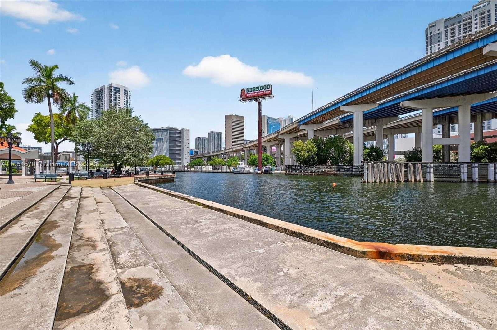 Small Image of 444 SOUTH WEST 4TH ST #105, Miami Number 4