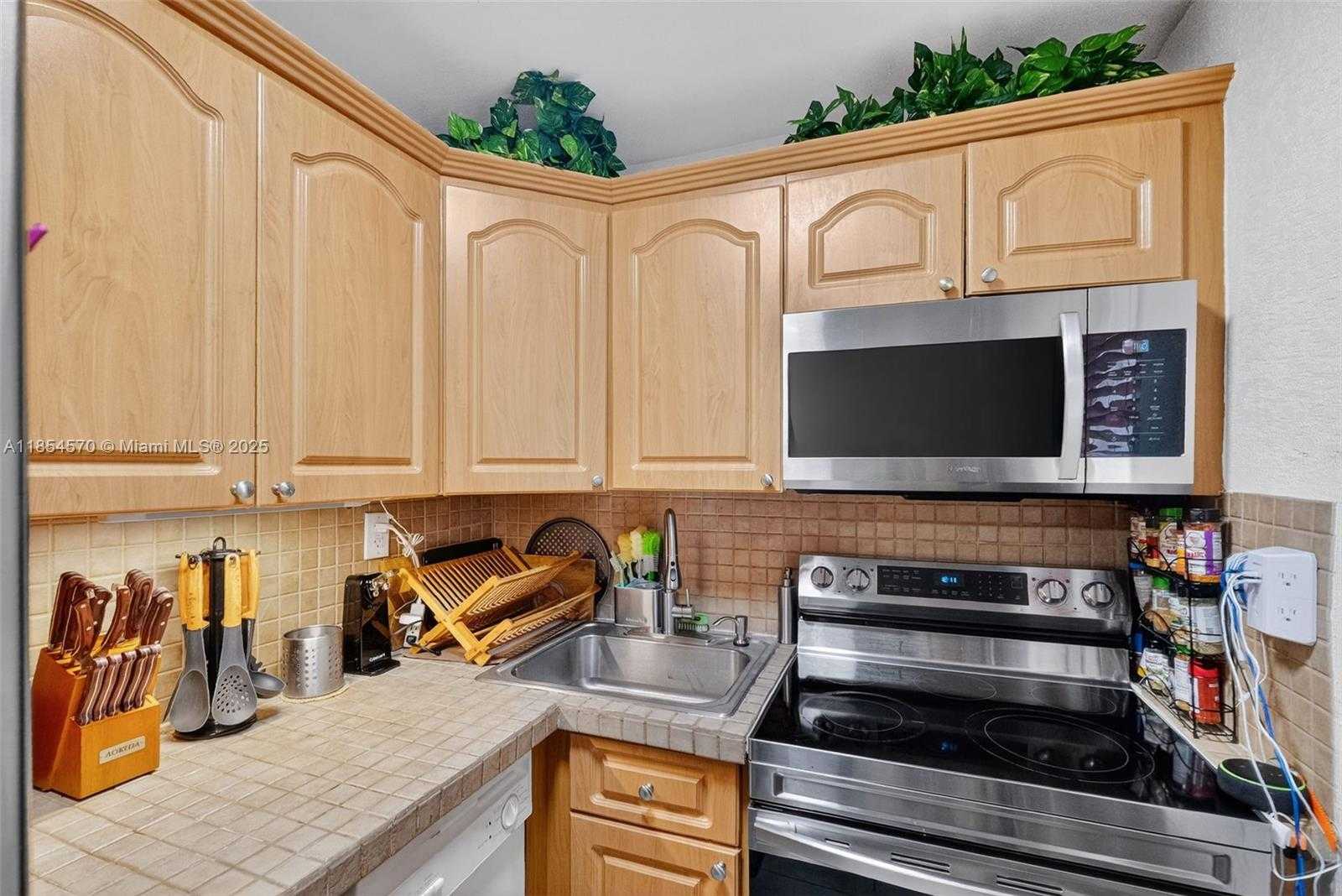 Small Image of 444 SOUTH WEST 4TH ST #105, Miami Number 6