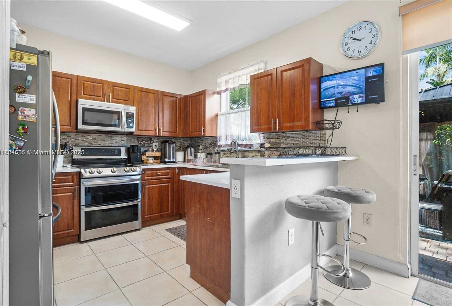 Small Image of 15030 SOUTH WEST 9TH TER, Miami Number 10